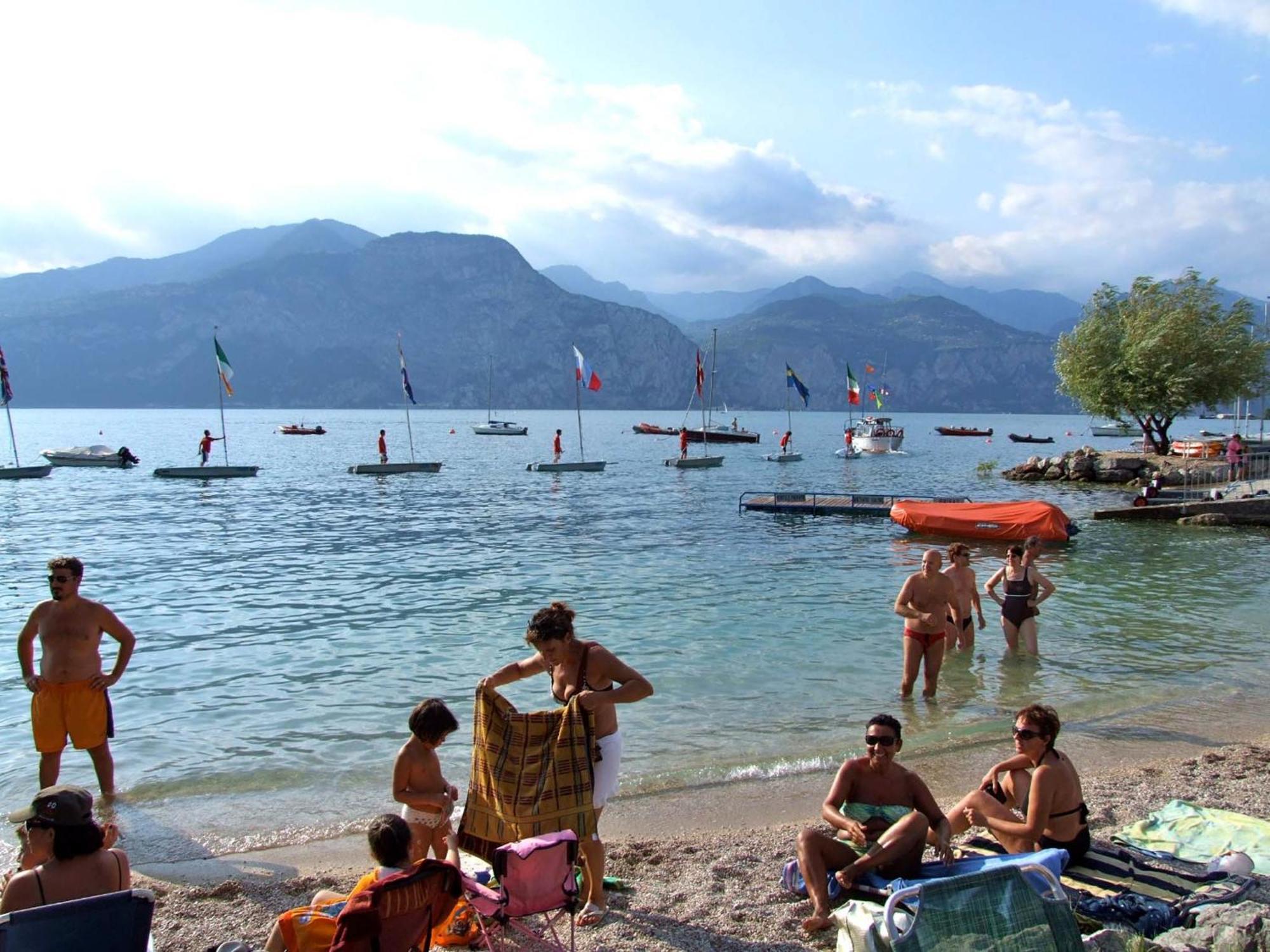 Aquacamp Hotel Brenzone sul Garda Luaran gambar
