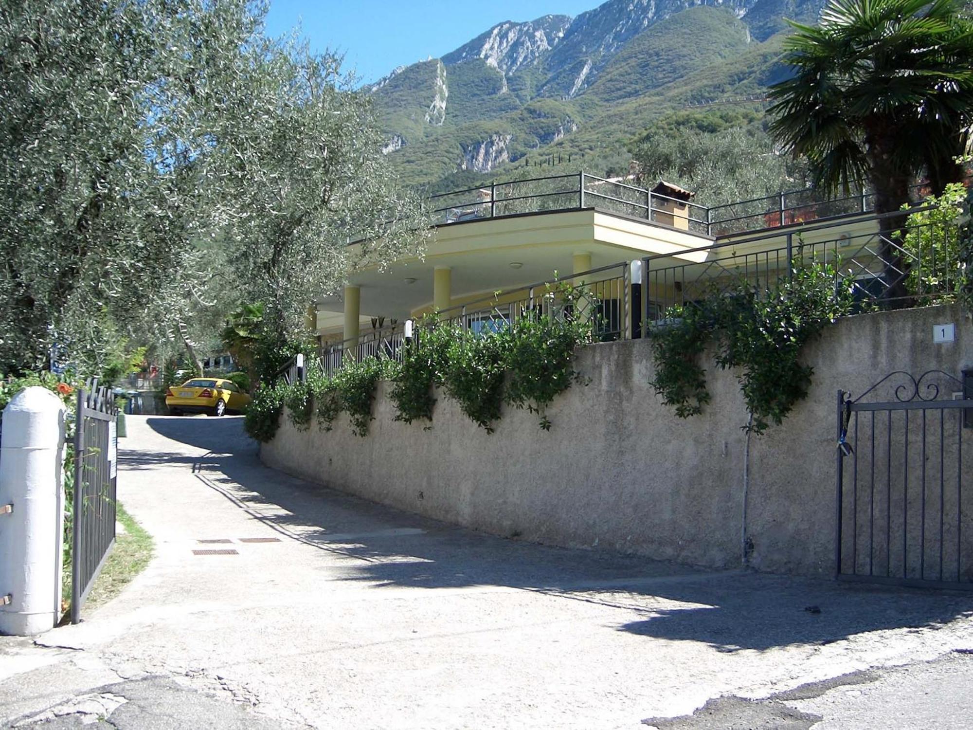 Aquacamp Hotel Brenzone sul Garda Luaran gambar