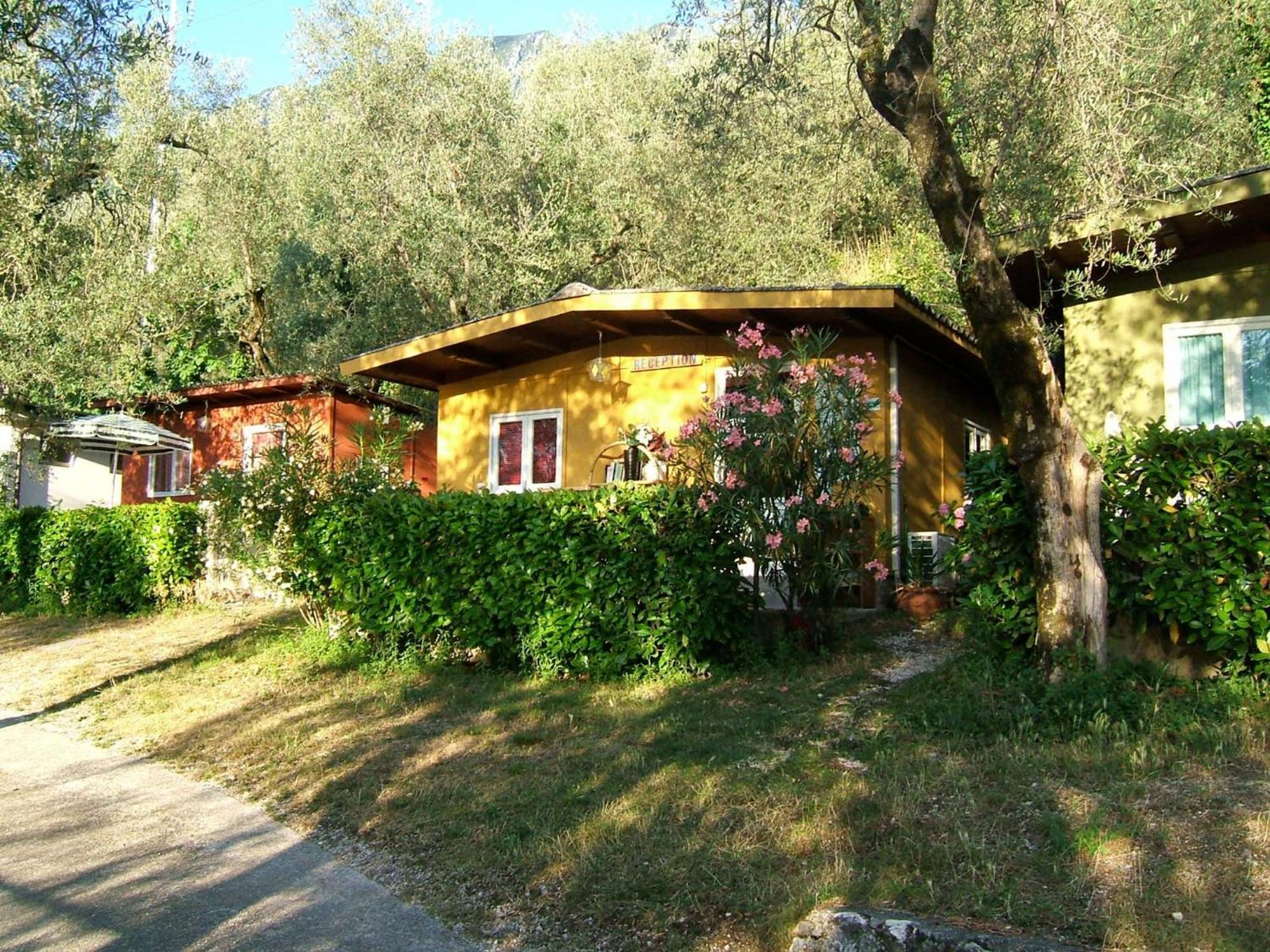 Aquacamp Hotel Brenzone sul Garda Luaran gambar